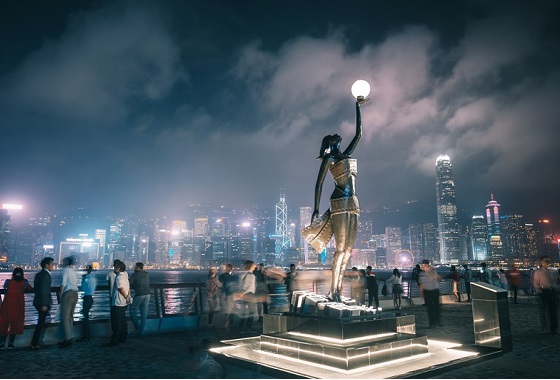 With supportive policies, fewer curbs, and such a production center, the bay area will be a magnet for talent, and the glory days of Hong Kong movies will return.